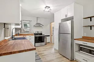 187 W Oak Grove St, Juneau, WI 53039 - Photo 9