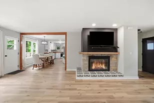 187 W Oak Grove St, Juneau, WI 53039 - Photo 5