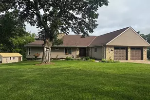 210 Prairie View Dr, North Prairie, WI 53153 - Photo 1