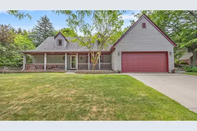 715  Hawthorn Dr, West Bend, WI 53095 - Photo 1