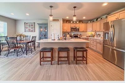 957  Elderberry Rd, Oconomowoc, WI 53066 - Photo 9