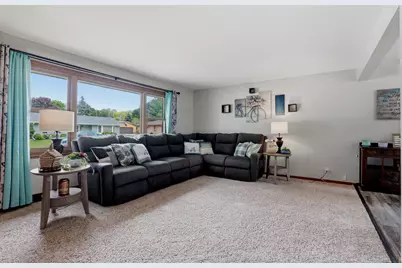 241  Crestwood Dr, Sheboygan Falls, WI 53085 - Photo 7