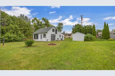 618  Pinehurst Ct, Sheboygan Falls, WI 53085 - Photo 3