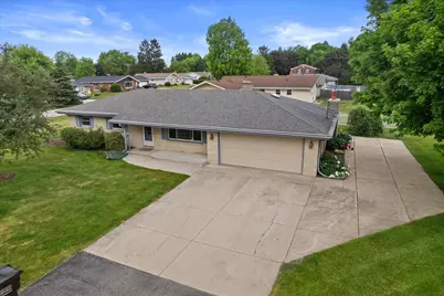 3028  Valley Forge St, Racine, WI 53404 - Photo 3