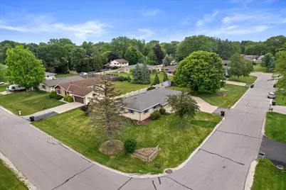 3028  Valley Forge St, Racine, WI 53404 - Photo 5