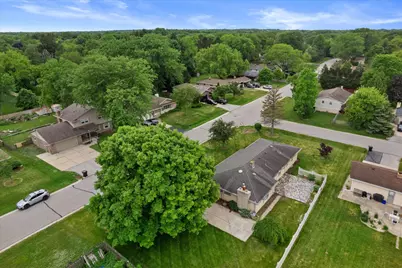 3028  Valley Forge St, Racine, WI 53404 - Photo 9
