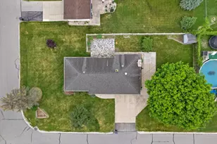 3028 Valley Forge St, Racine, WI 53404 - Photo 7