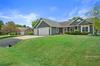 2525  Antoinette Trl, Racine, WI 53402 - Photo 5