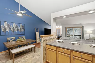 6248 S Creekside Dr #16, Cudahy, WI 53110 - Photo 5