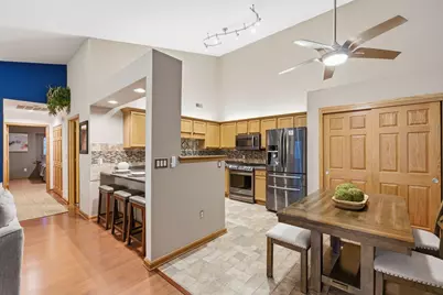 6248 S Creekside Dr #16, Cudahy, WI 53110 - Photo 3