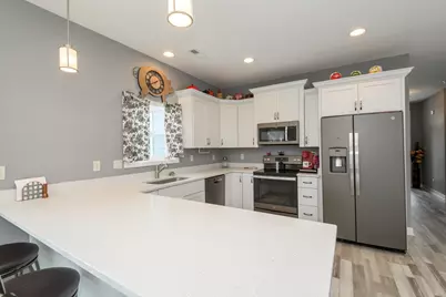 106  Phantom Lake Ct, Mukwonago, WI 53149 - Photo 13