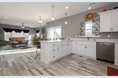 106  Phantom Lake Ct, Mukwonago, WI 53149 - Photo 7