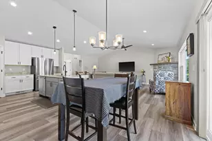 9154 Creekside Cir, Pleasant Prairie, WI 53158 - Photo 15
