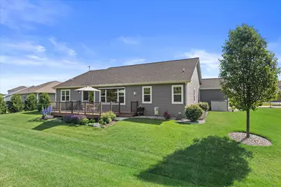 9154  Creekside Cir, Pleasant Prairie, WI 53158 - Photo 47