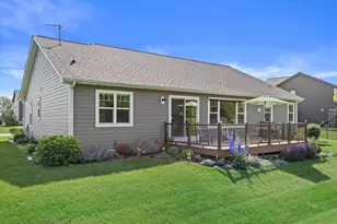 9154 Creekside Cir, Pleasant Prairie, WI 53158 - Photo 45