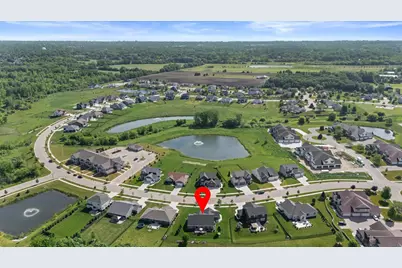 9154  Creekside Cir, Pleasant Prairie, WI 53158 - Photo 23