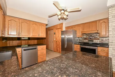 312 N Jackson St, Elkhorn, WI 53121 - Photo 9