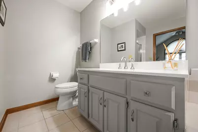 W153N5311  Plaza Dr, Menomonee Falls, WI 53051 - Photo 25