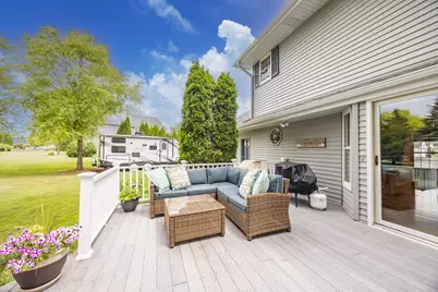 W153N5311  Plaza Dr, Menomonee Falls, WI 53051 - Photo 37