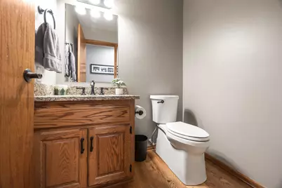 W153N5311  Plaza Dr, Menomonee Falls, WI 53051 - Photo 19