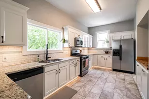 1550 E Irving Pl, Milwaukee, WI 53202 - Photo 7