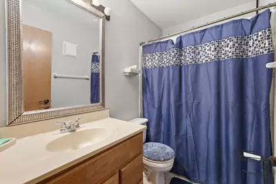 4085 S 84th St #7, Greenfield, WI 53228 - Photo 13