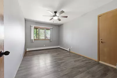 4085 S 84th St #7, Greenfield, WI 53228 - Photo 15