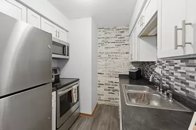 4085 S 84th St #7, Greenfield, WI 53228 - Photo 7