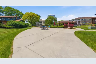 4085 S 84th St #7, Greenfield, WI 53228 - Photo 23