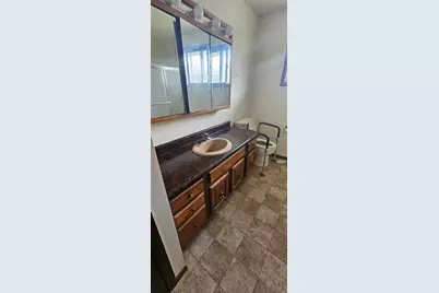 3409  N 11th St, Sheboygan, WI 53083 - Photo 11