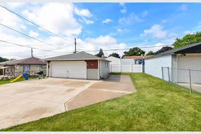 1715 W Salem St, Milwaukee, WI 53221 - Photo 23