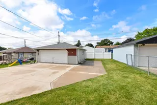 1715 W Salem St, Milwaukee, WI 53221 - Photo 23