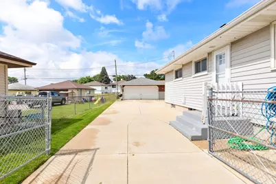 1715 W Salem St, Milwaukee, WI 53221 - Photo 25
