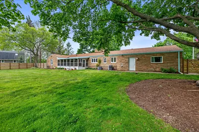 7300 S 92nd St, Franklin, WI 53132 - Photo 33