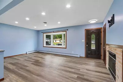 N91W17573  Saint Regis St, Menomonee Falls, WI 53051 - Photo 5