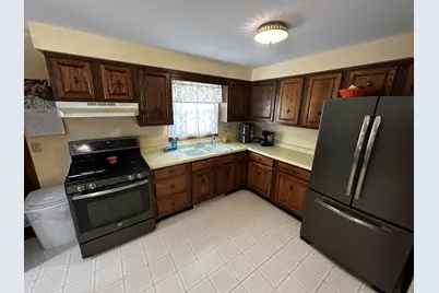 2722 N Taylor Dr, Sheboygan, WI 53083 - Photo 3