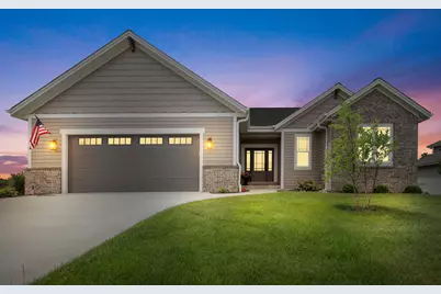 S54W25469  Pebble Brook Ct, Waukesha, WI 53189 - Photo 9