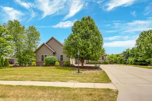 750 Pinehurst Dr, Mukwonago, WI 53149 - Photo 3