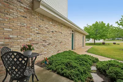 4237  Taylor Hbr #3, Racine, WI 53403 - Photo 3