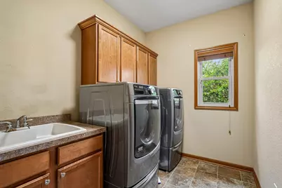6504  Heritage Ave, Racine, WI 53406 - Photo 31