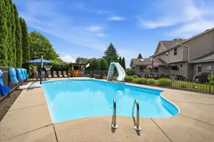 W171N10218 Wildrose Ln, Germantown, WI 53022 - Photo 3