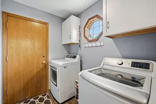 W171N10218 Wildrose Ln, Germantown, WI 53022 - Photo 19