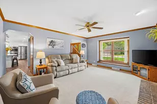 W171N10218 Wildrose Ln, Germantown, WI 53022 - Photo 17