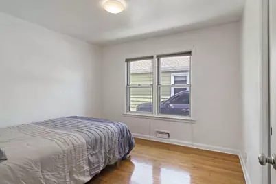 915  Indiana St, Racine, WI 53405 - Photo 9
