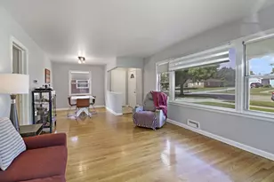 915 Indiana St, Racine, WI 53405 - Photo 3