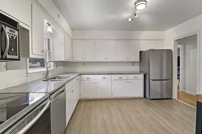 915  Indiana St, Racine, WI 53405 - Photo 7