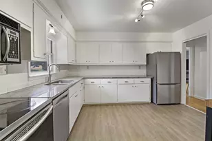 915 Indiana St, Racine, WI 53405 - Photo 7