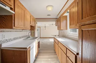 6620 W Morgan Ave, Milwaukee, WI 53220 - Photo 9