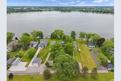 24315  Fairway Dr, Racine, WI 53139 - Photo 3