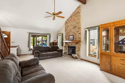 5413  Somerset Ln, Greenfield, WI 53221 - Photo 7